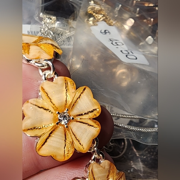 Orange / Peach Flower Statement Necklace (19inches) - Picture 8 of 8